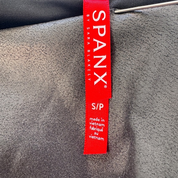 Faux Leather Flatters Best-Selling Style Sleek Smoothing Shapes Lifts Contours - Picture 5 of 8